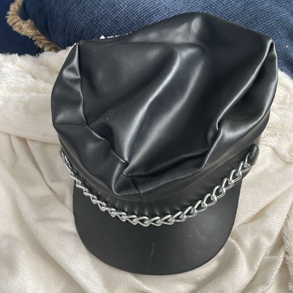 Chain hat - Picture 1 of 7